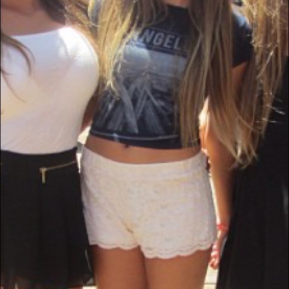 Brandy Melville Lace Shorts - Picture 1 of 3